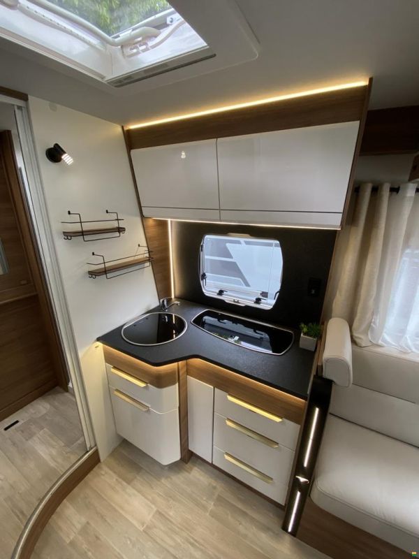 Pilote P696, Fiat Ducato 2.2MJ 160PS Automat