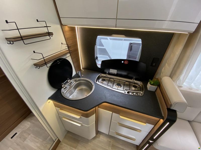 Pilote P696, Fiat Ducato 2.2MJ 160PS Automat