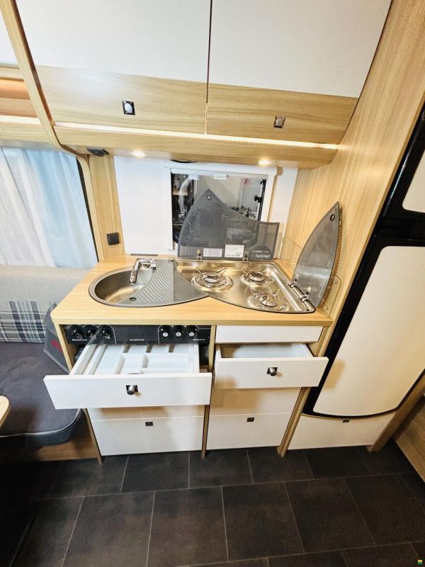 Dethleffs Camper 470 FR