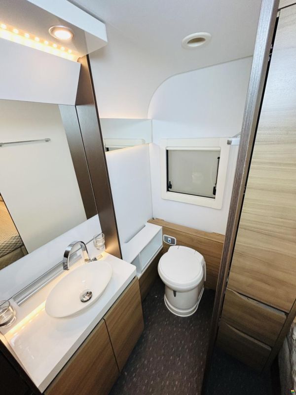 Adria E Alpina 663 HT