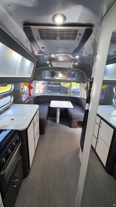 Airstream 684