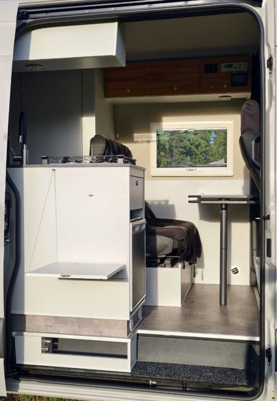 Mercedes Benz CreaVan Sprinter 4x4
