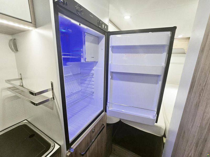 Pilote V630 AUFSTELLDACH 2.3 MJ