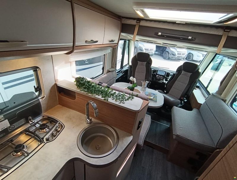 Knaus Live I 700 MEG