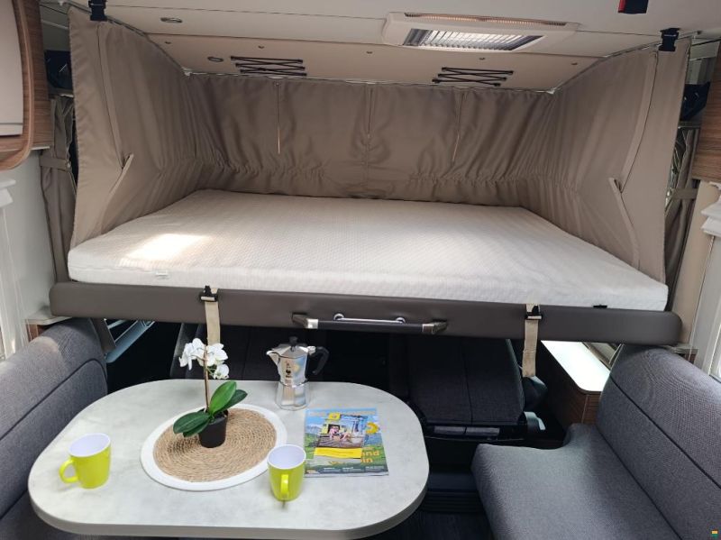 Knaus Live I 700 MEG