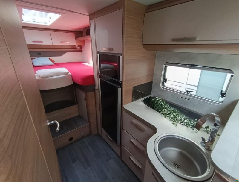 Knaus Live I 700 MEG