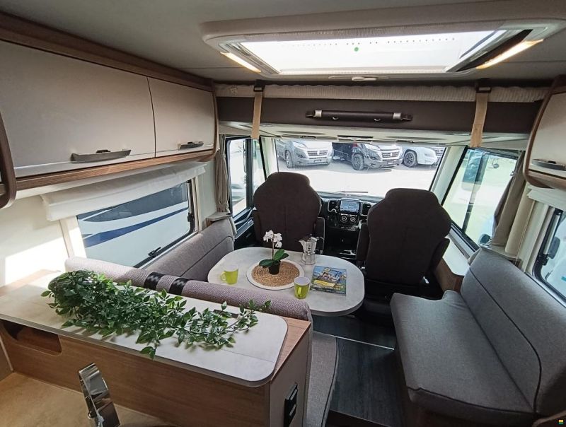 Knaus Live I 700 MEG