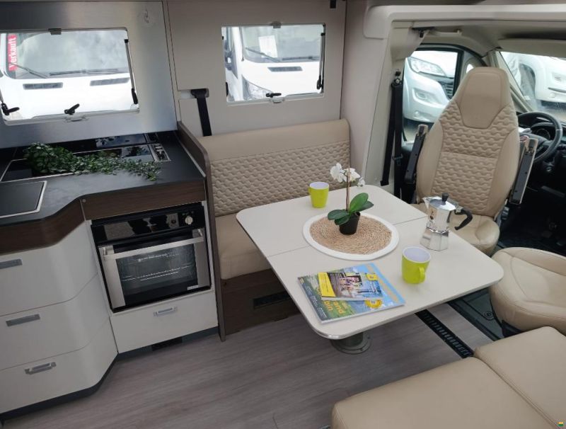 Adria Coral Supreme 670 DC