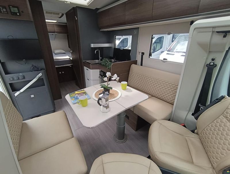 Adria Coral Supreme 670 DC