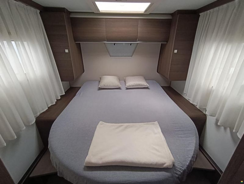 Adria Coral Supreme 670 DC