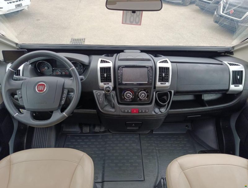 Adria Coral Supreme 670 DC