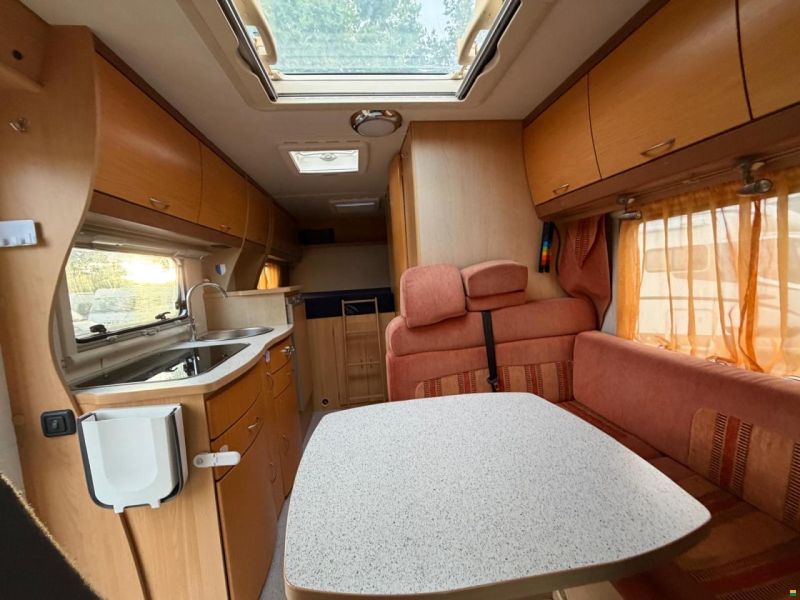 Ford **EURA-MOBIL PROFILA T685** Querbett*
