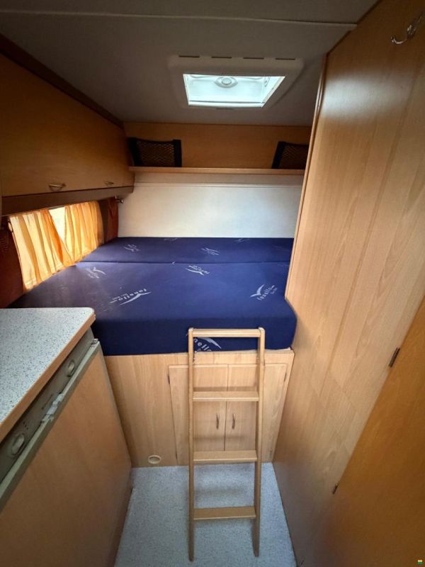 Ford **EURA-MOBIL PROFILA T685** Querbett*
