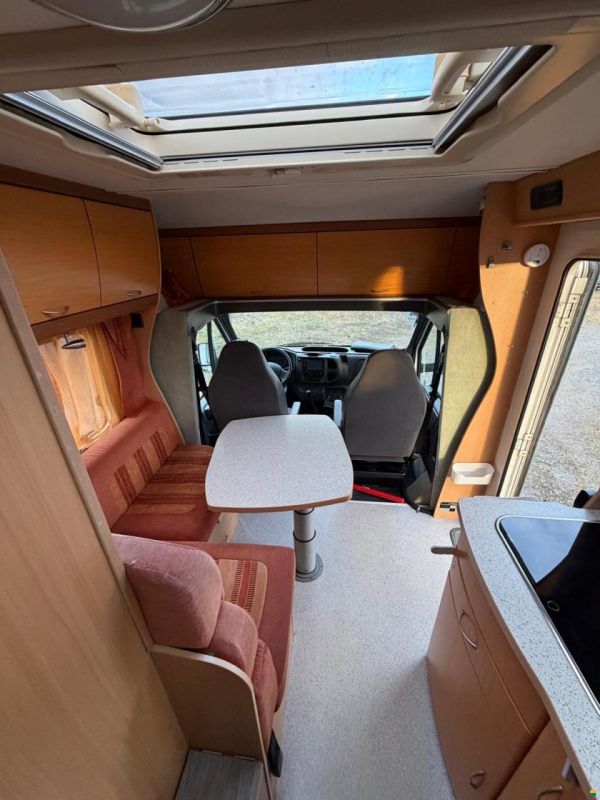 Ford **EURA-MOBIL PROFILA T685** Querbett*