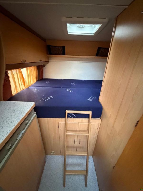 Ford **EURA-MOBIL PROFILA T685** Querbett*