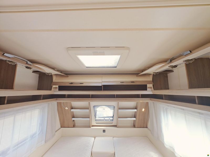 Hobby 495 UL De Luxe - Längsbett
