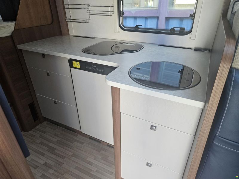LMC 675 G Expedition Sportline