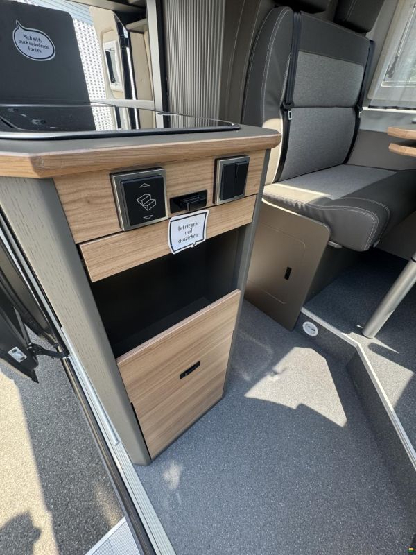 Bravia Mobil Swan 599