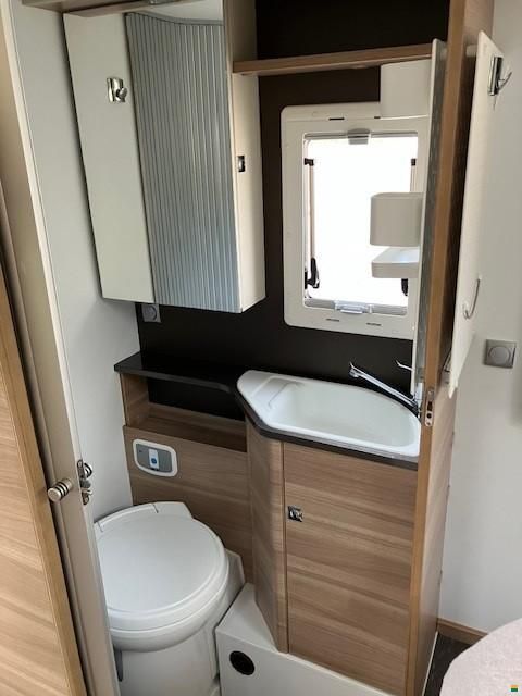Adria Coral S 690 SC