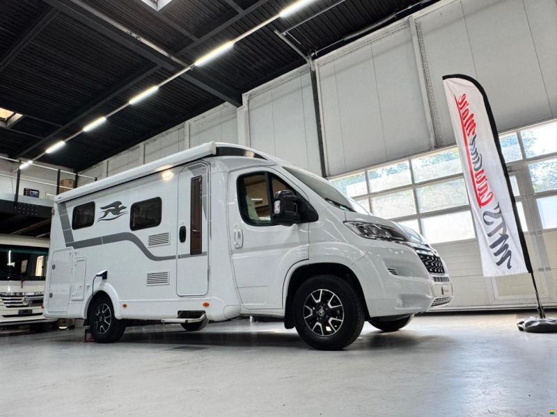Laika Kosmos V9 Van
