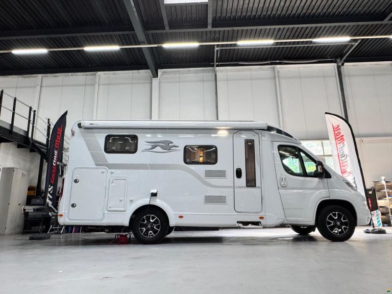Laika Kosmos V9 Van