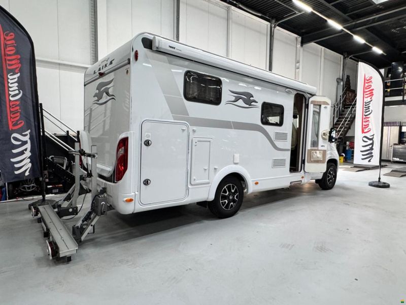 Laika Kosmos V9 Van