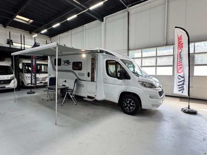 Laika Kosmos V9 Van