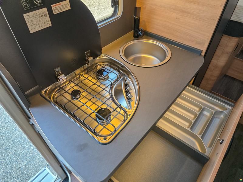 Knaus Live Wave 650 MEG Black Selection