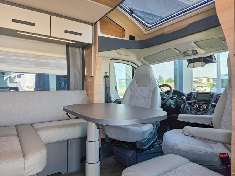 Knaus Live Wave 650 MEG Black Selection
