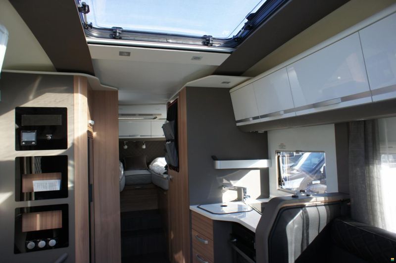 Adria Coral Supreme 670 DL