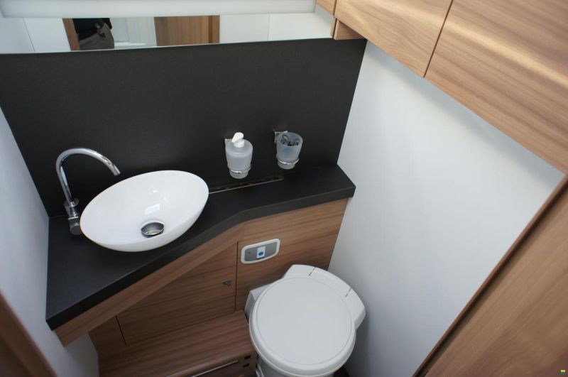 Adria Coral Supreme 670 DL