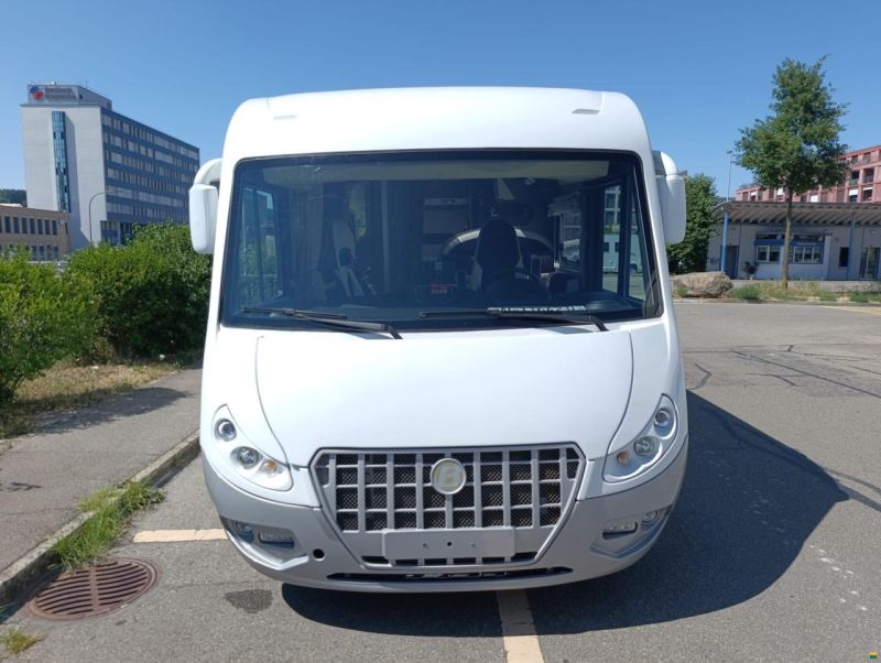 Bavaria Baltic 690 LC