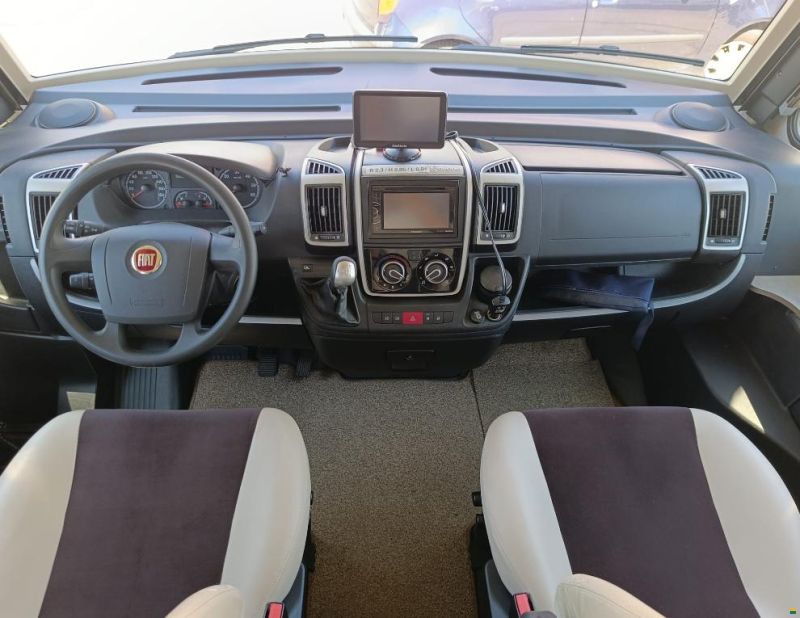 Bavaria Baltic 690 LC