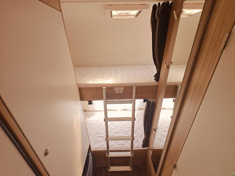 Bürstner Premio 495 TK - Stockbett