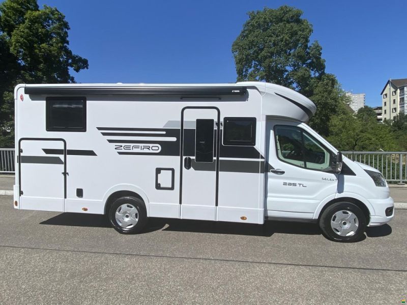 Roller Team Zefiro 285 TL, Ford 165PS Automat