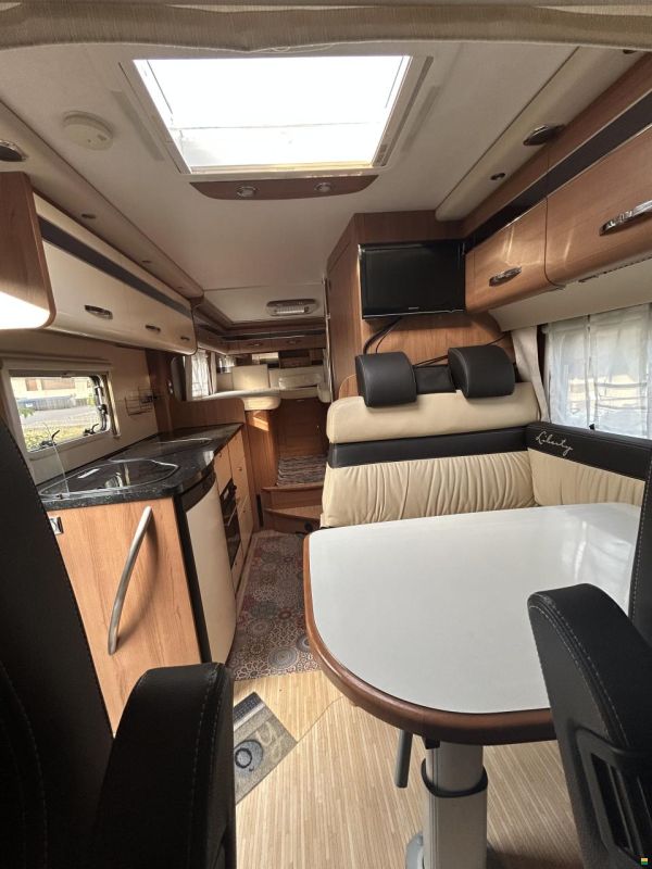 LMC Liberty Explorer i675G