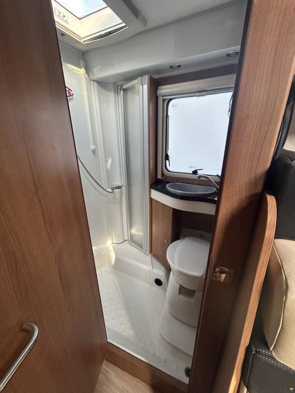 LMC Liberty Explorer i675G