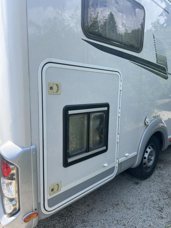 LMC Liberty Explorer i675G