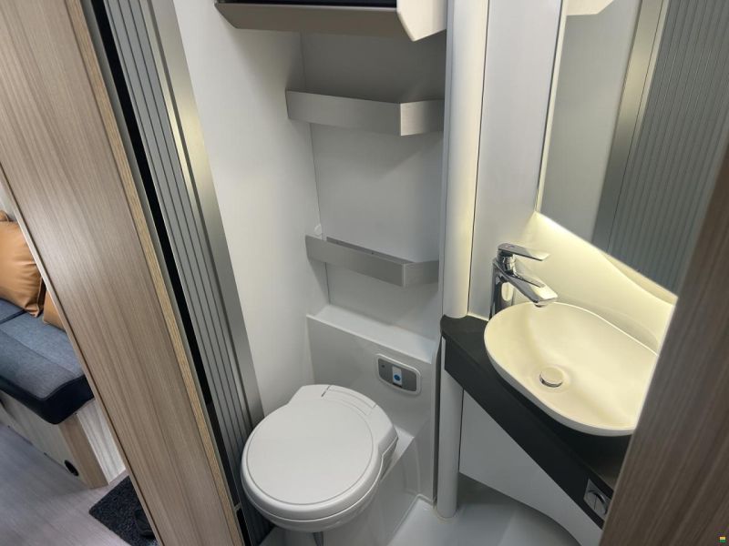 Adria Compact Axess DL