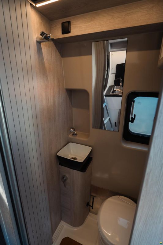 Julia Camper azur