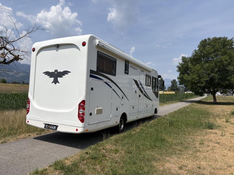 Phoenix Liner 8300 L