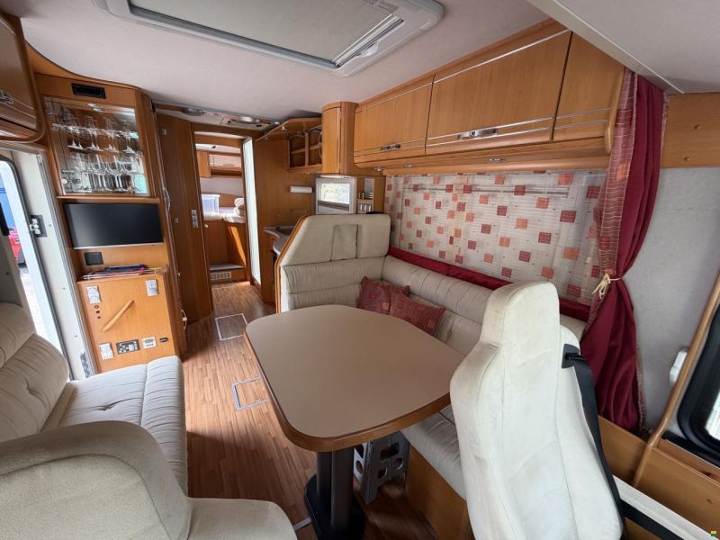 Phoenix Liner 8300 L