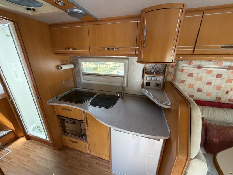 Phoenix Liner 8300 L