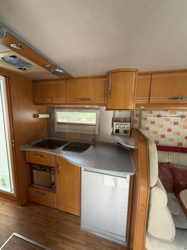 Phoenix Liner 8300 L