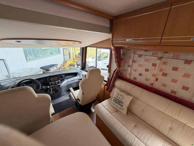 Phoenix Liner 8300 L
