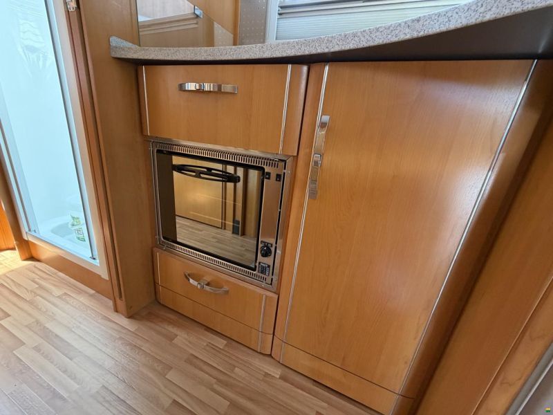 Phoenix Liner 8300 L