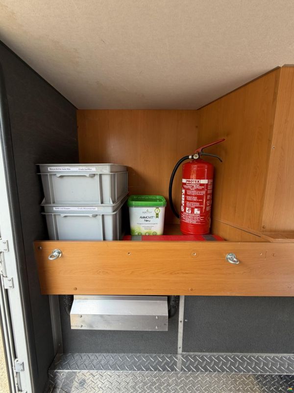 Phoenix Liner 8300 L