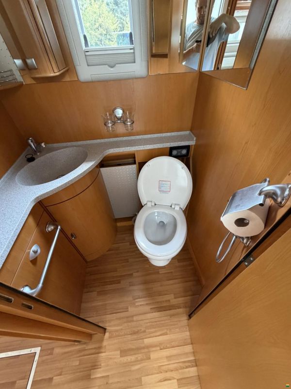 Phoenix Liner 8300 L