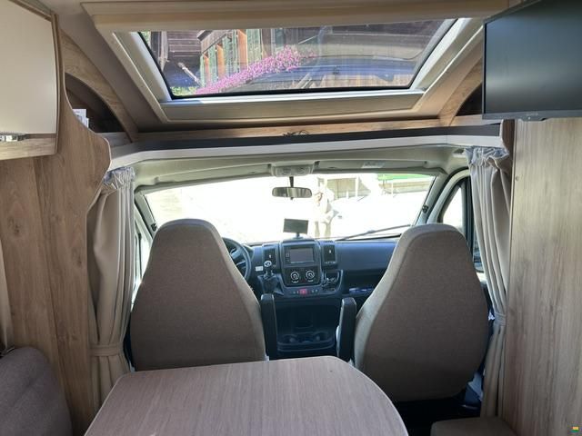 Eura Mobil Profila T 695EB