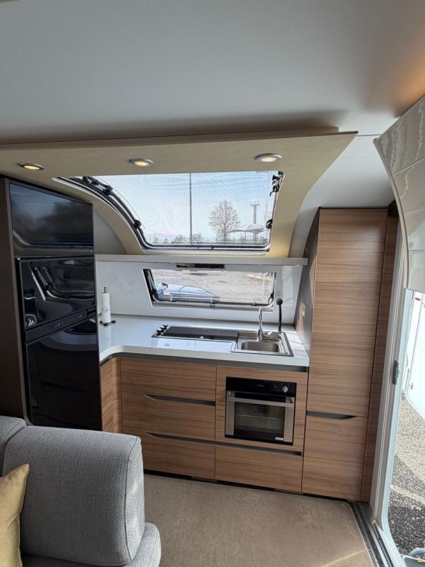 Adria Alpina 663 HT